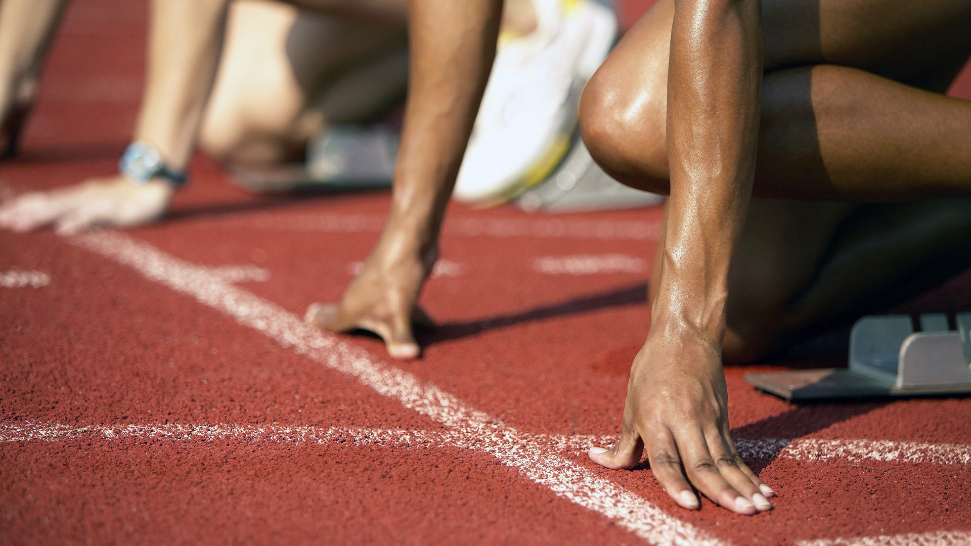 “海岸狂飙：沿线海天一色的极速赛段”