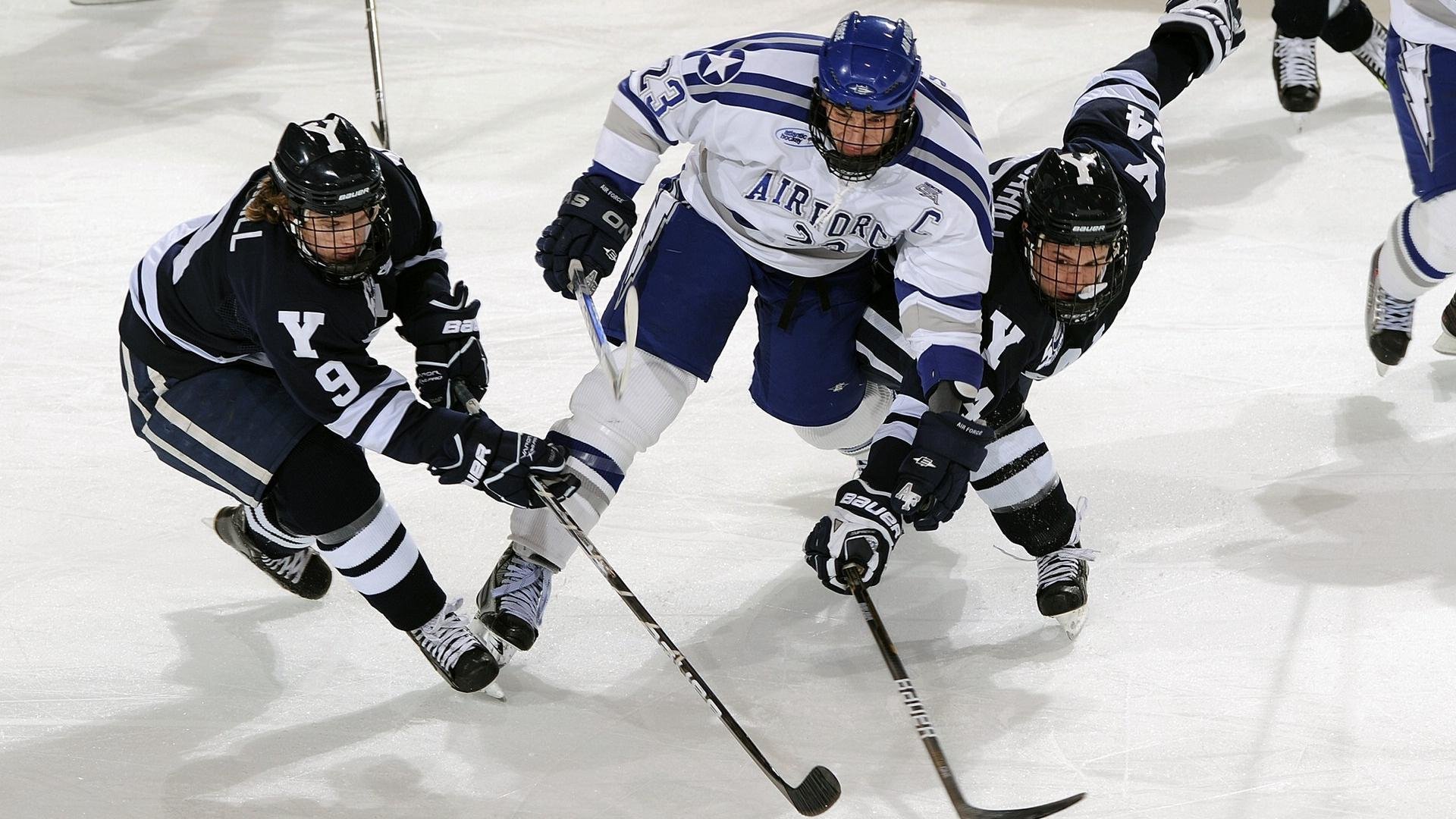 开云官方-《跨界IP合作热潮：让电竞走进更多生活场景》，ip跨界案例